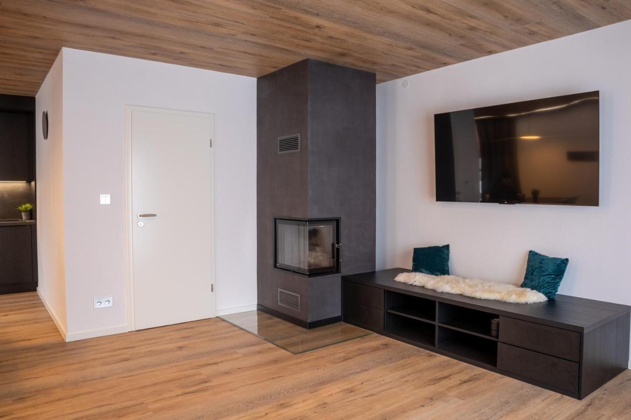 Hillside No. 18 Apartment *