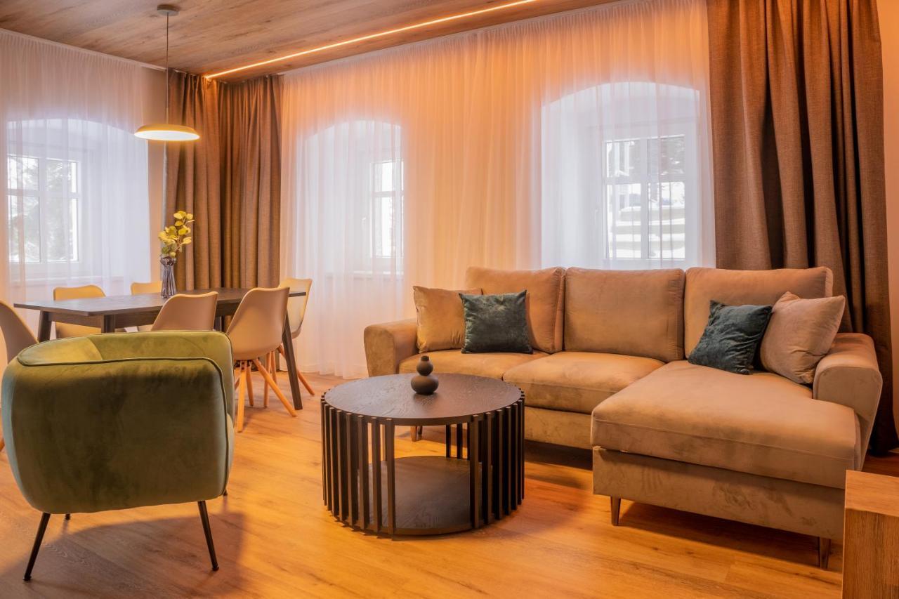 Hillside No. 18 Apartment