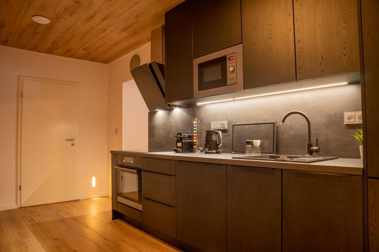 Hillside No. 18 Apartment *