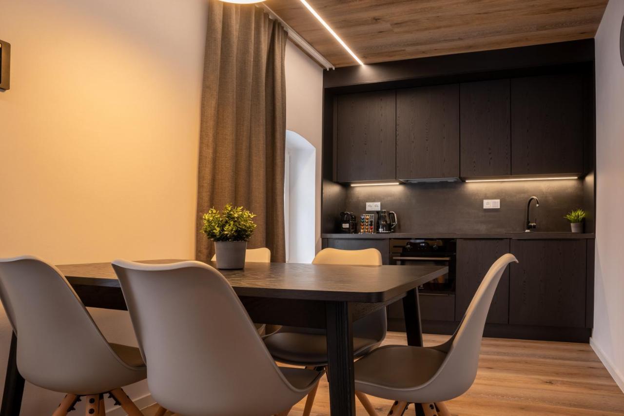 Hillside No. 18 Apartment